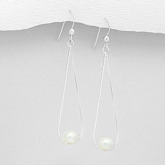 035 🆕 925 Silver Hook Freshwater Pearl Earrings - Picture 1 of 1